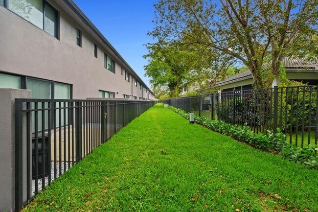 Building Photo - 4339 NW 115th Ave