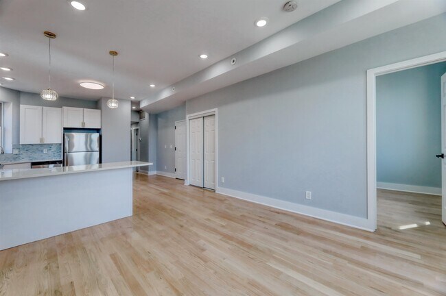 Building Photo - 618 14th St