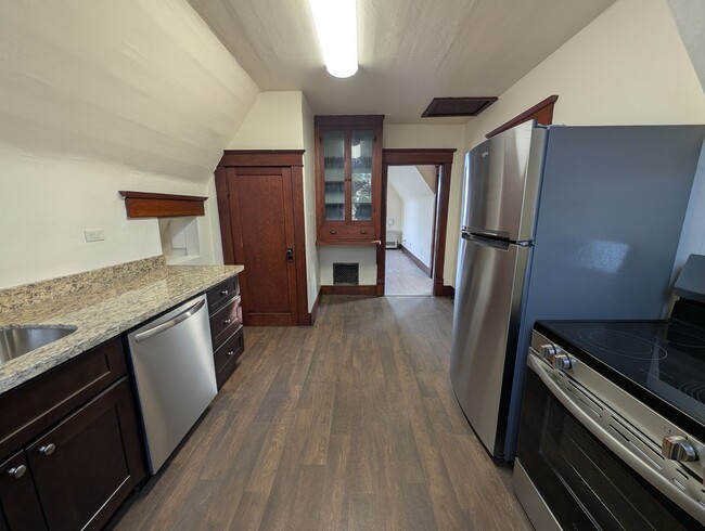 Building Photo - 11thStPl114(1-4)