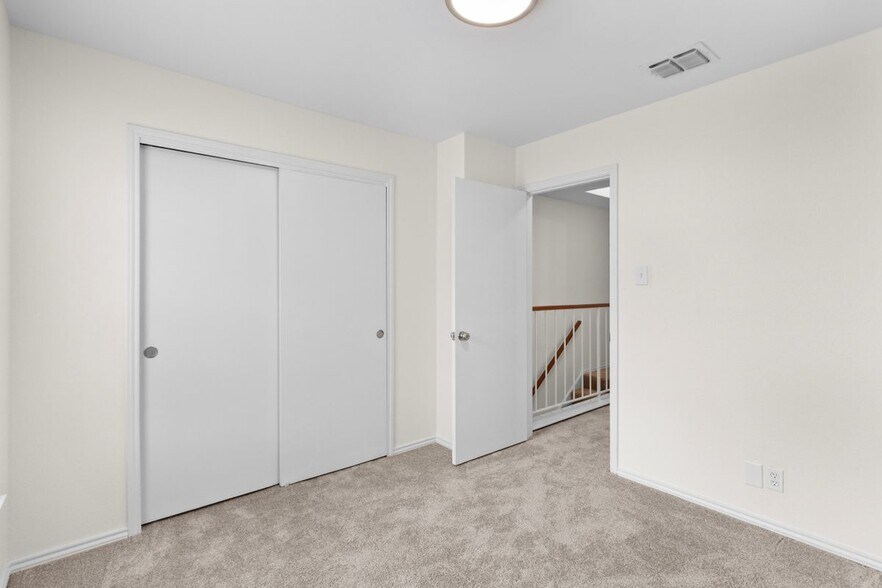 Building Photo - 13638 Princes Knoll