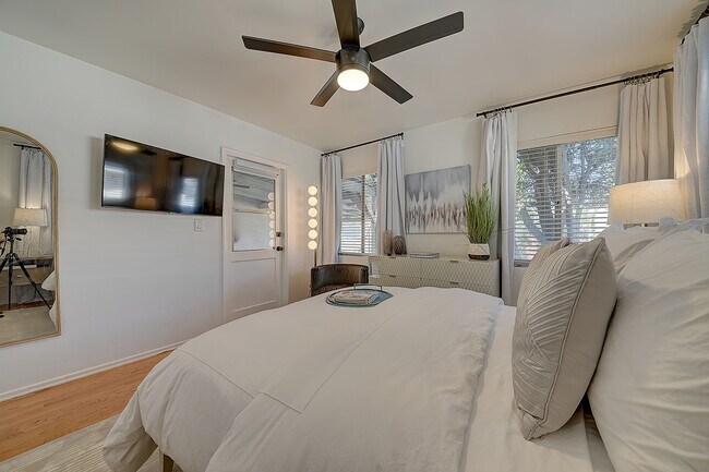 Building Photo - 444 N Shattuck Pl