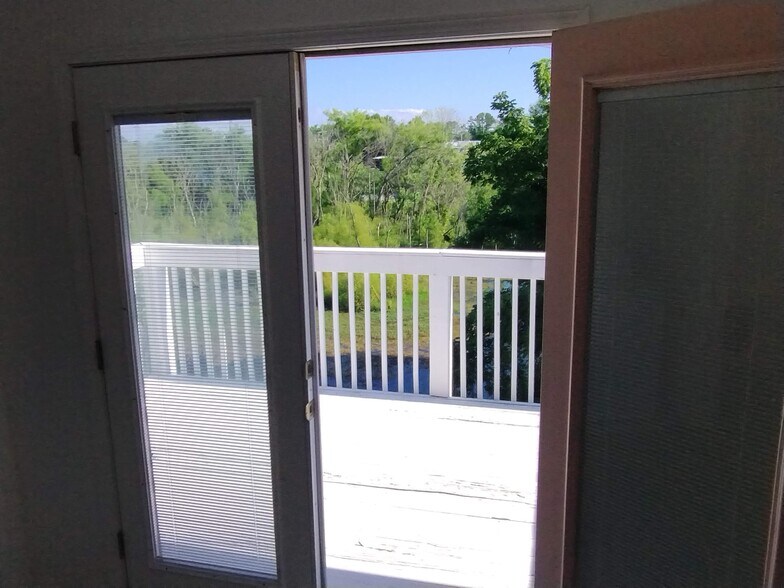 Upstairs Balcony - 1607 Meadow Spring Dr