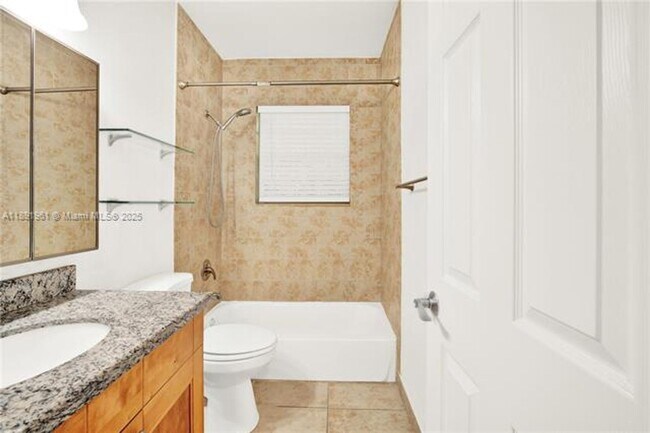 Building Photo - 331 Santander Ave