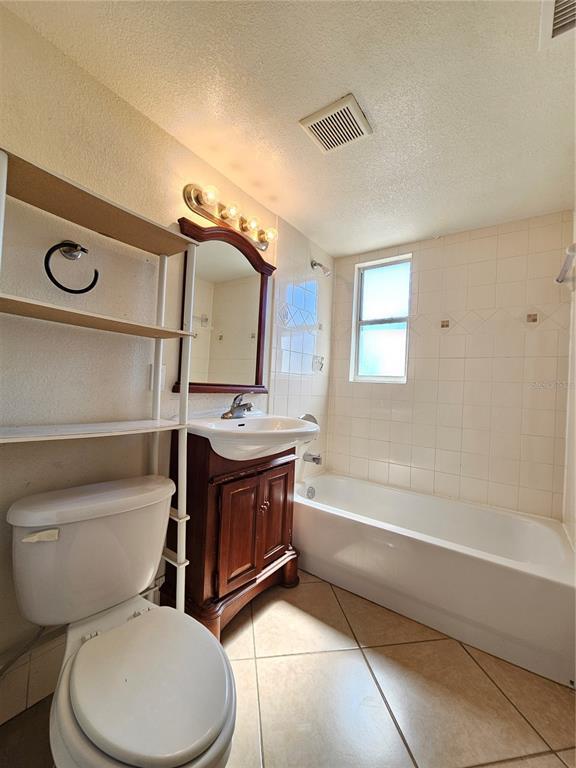 Building Photo - 1355 Drew St