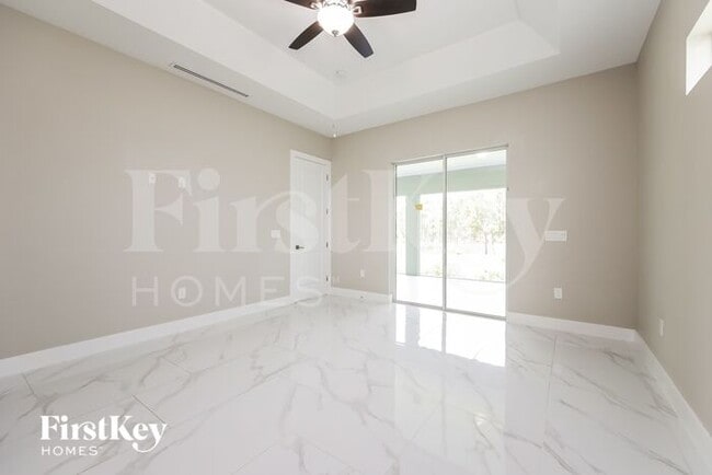 Building Photo - 1117 Pisa St E