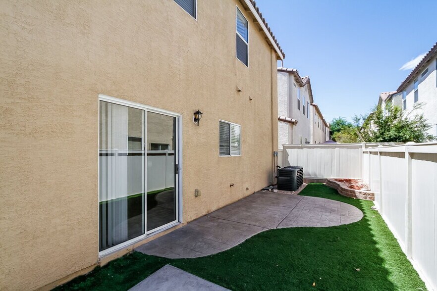 Building Photo - 5876 Secret Island Dr