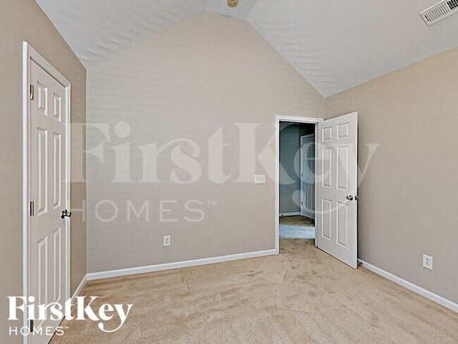 Building Photo - 9613 Rothman Ln