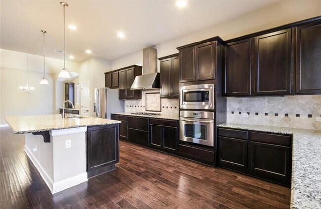 Building Photo - 213 Simmons Dr