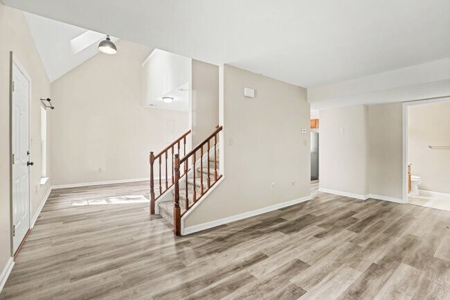 Building Photo - 122 S Timber Ct