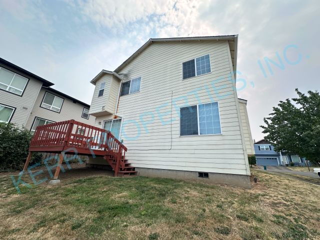 Building Photo - Spacious 4-Bed Home with 2.5 Baths in Troutdale – Your Perfect Retreat Awaits!