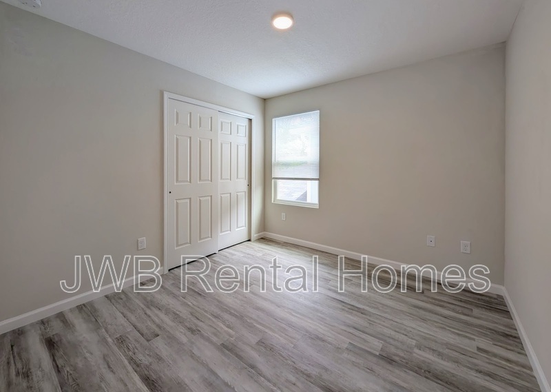 Building Photo - 9087 Eaton Ave