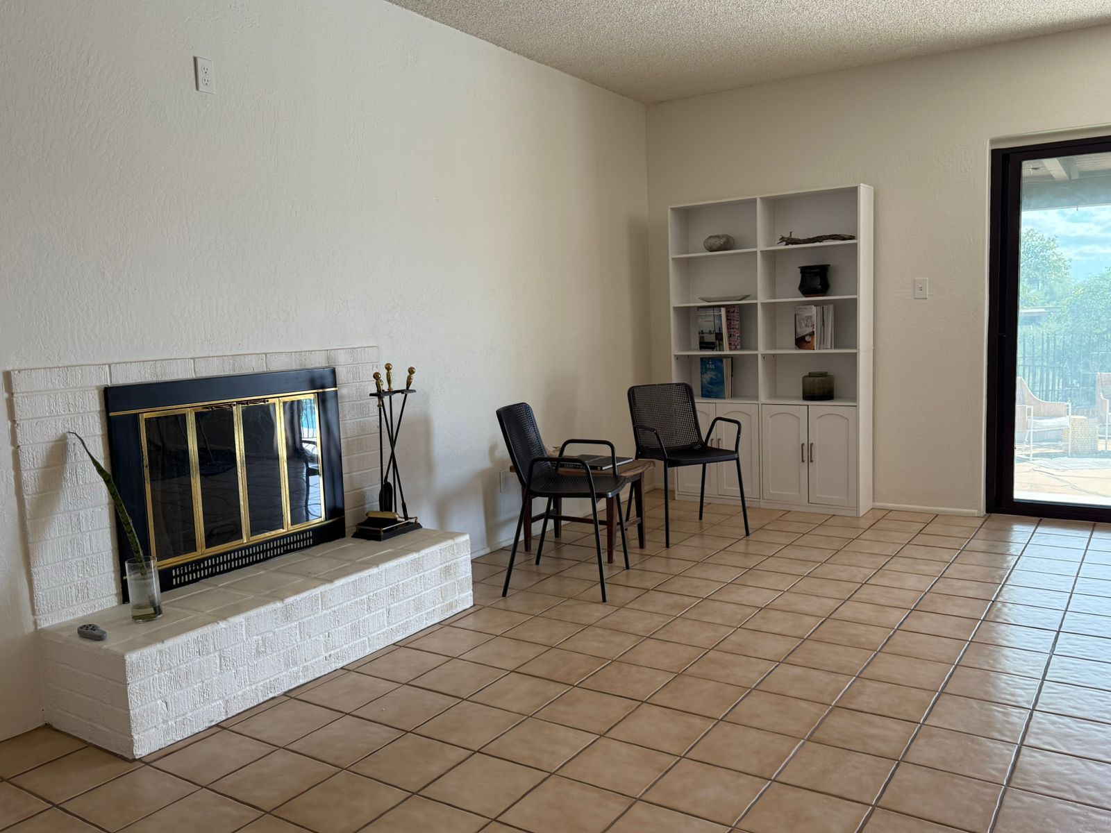 Building Photo - 1402 E Big Rock Rd