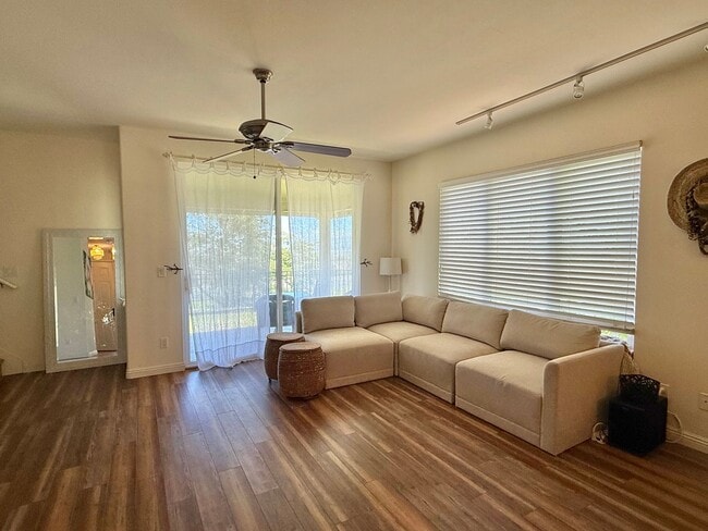 Building Photo - Partially Furnished 3 Bedroom / 2.5 Bathroom Townhome for Rent in Iliahi at Kehalani!
