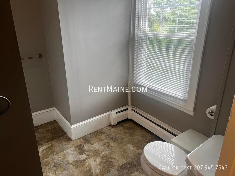 Building Photo - 62 High St