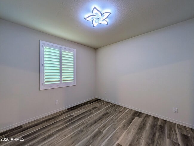 Building Photo - 5902 N 86th Dr