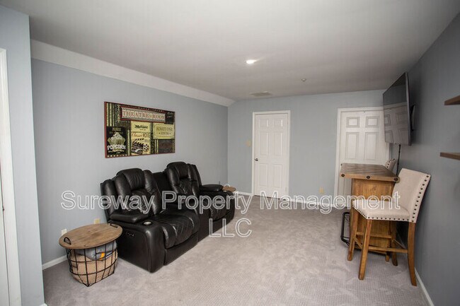 Building Photo - 4208 Aberdeen Ln