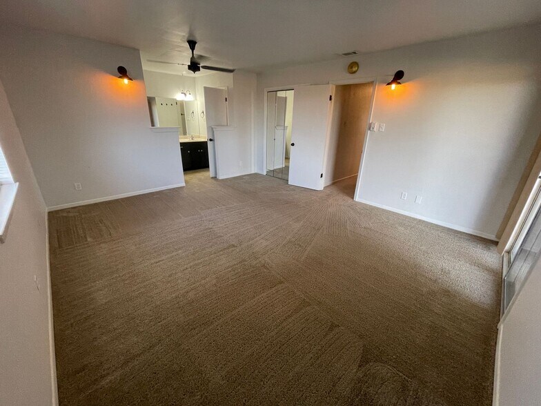 Building Photo - 552 Lawson Ln