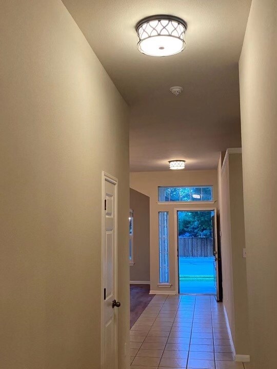 Building Photo - 4408 Hidden Lake Xing