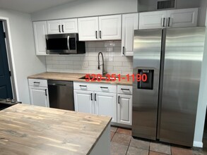 Building Photo - 4240 N 4th Ave