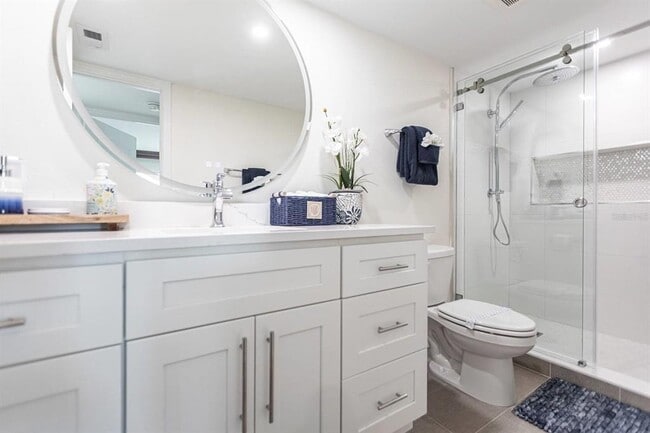 Building Photo - 1125 W Peppertree Dr