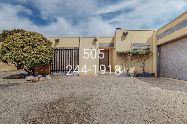 Building Photo - 876 Tramway Ln Ct NE