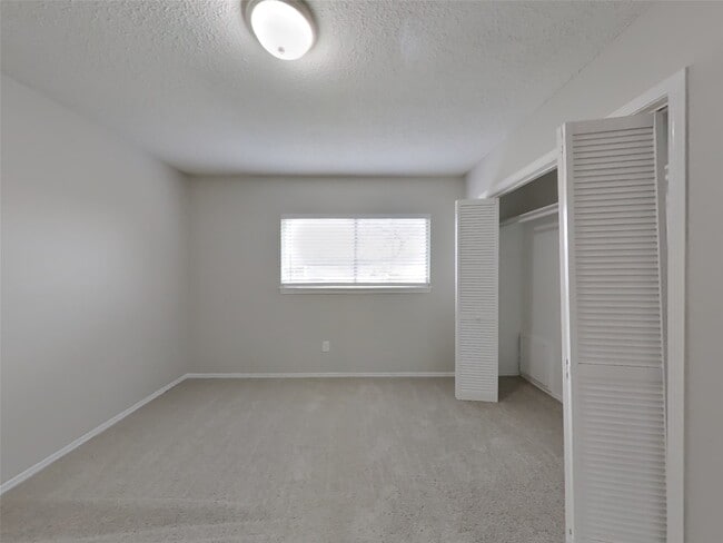 Building Photo - 20143 Dawn Mist Dr