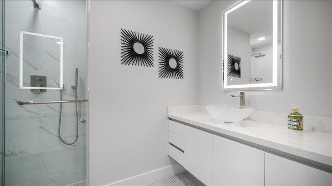 Building Photo - 3100 N Ocean Dr