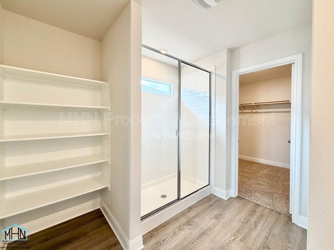 Building Photo - 1405 Redwood Crk