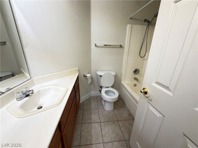 Building Photo - 513 Lava Beds Way