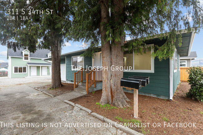 Building Photo - Bright and spacious 2 bedroom home in Tacoma!