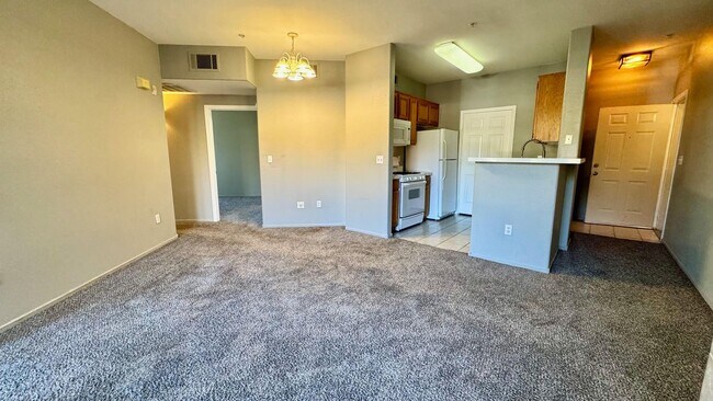 Building Photo - Modern 2 Bed Condo in Prime Southwest Vegas