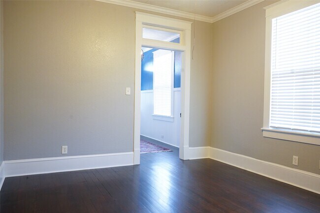 Building Photo - 6424 Central City Blvd