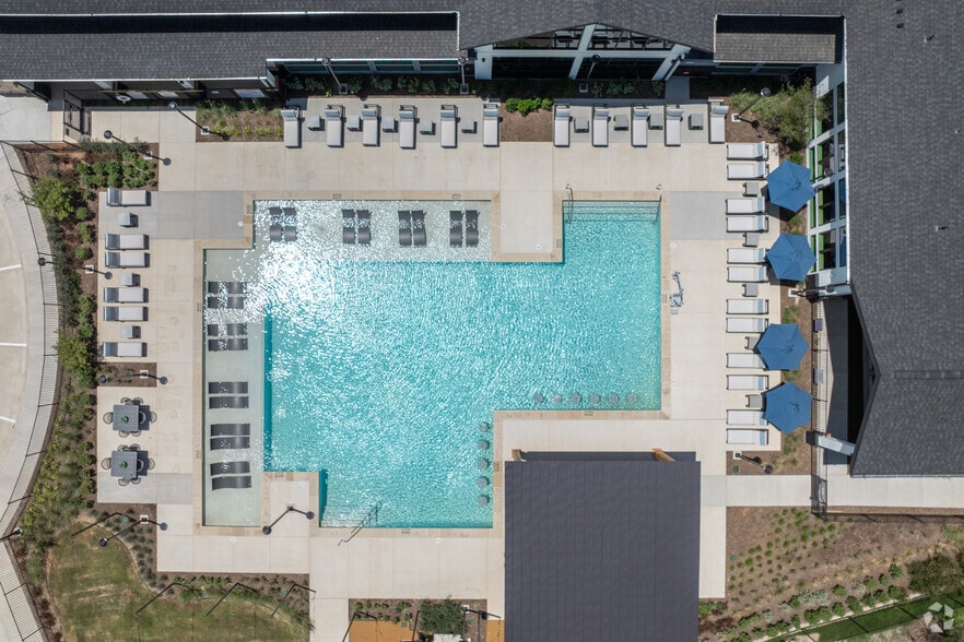 Custom Pool with Resort Amenities - The Dalton