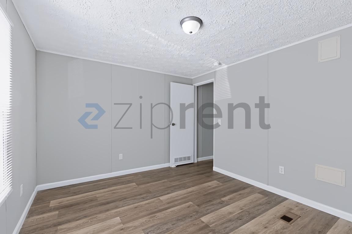 Building Photo - Unit 303