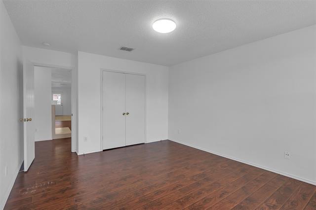 Building Photo - 4001 Country Ln