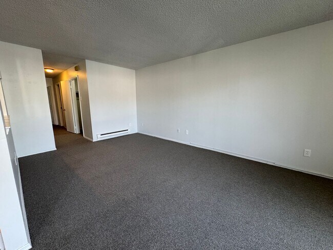 Building Photo - 1322 S Fountian Street