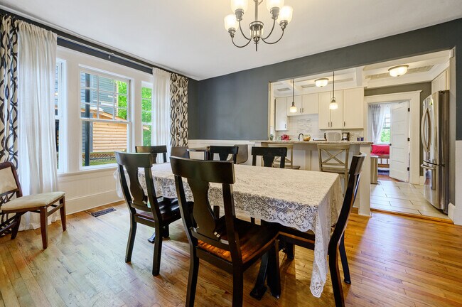 Dining room - 1608 Fayetteville St