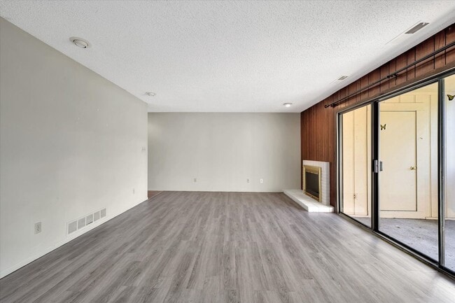 Building Photo - 2 bedroom, 2 bath condo - Available April 2026