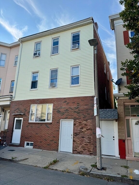 Primary Photo - 230 Havre St