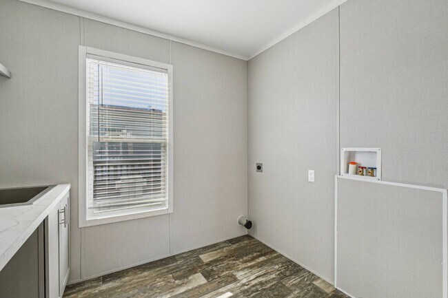 Building Photo - 1616 American Dr