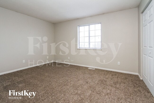 Building Photo - 104 Meadow Creek S Dr