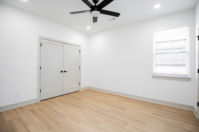 Building Photo - 4 Romine Pl