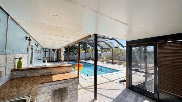 Building Photo - 6980 Scott St