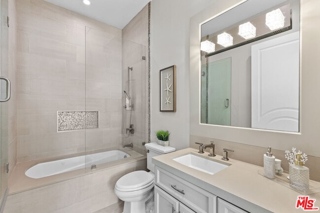 Building Photo - 12419 Erwin St