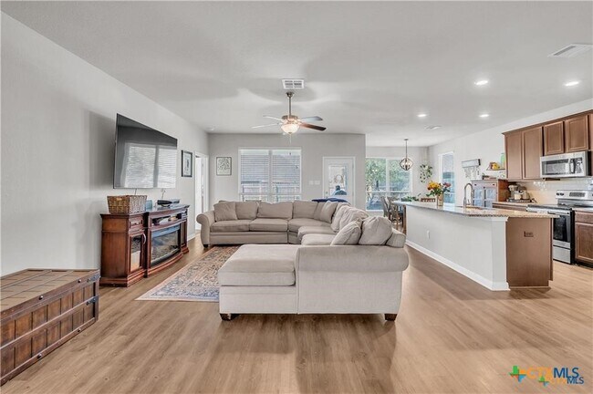 Building Photo - 5314 Fenton Ln