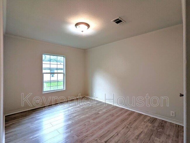 Building Photo - 829 Marjorie St