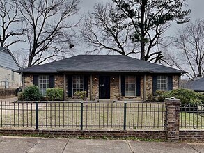 Building Photo - 5010 Penwood Cove