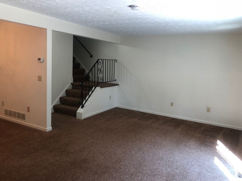 Building Photo - 63 Havenwood Holw