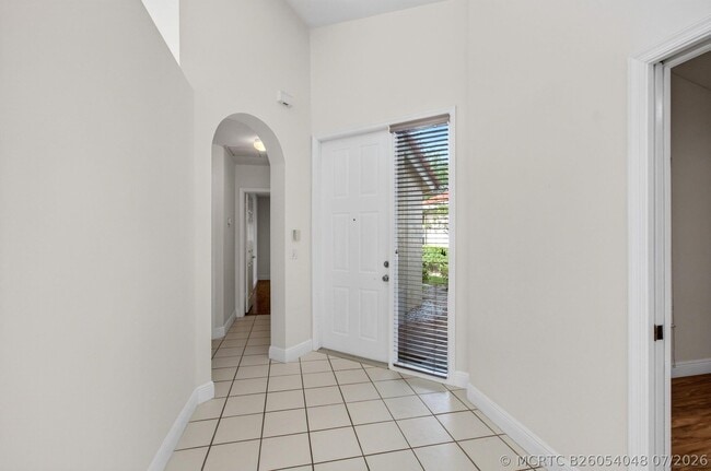 Building Photo - 5225 Brookview Dr