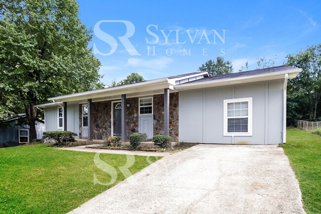 Building Photo - Where Charm Meets Comfort